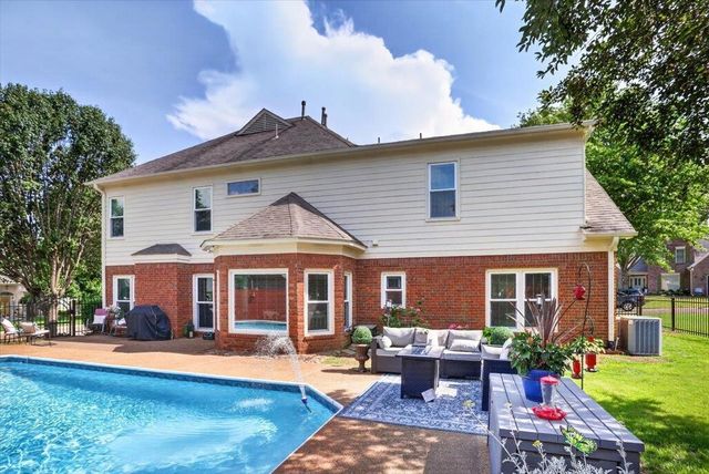 3830 BREEZY SHORES CV, Lakeland, TN 38002