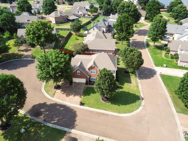 3830 BREEZY SHORES CV, Lakeland, TN 38002