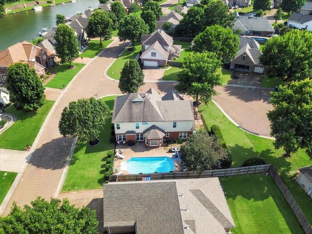 3830 BREEZY SHORES CV, Lakeland, TN 38002