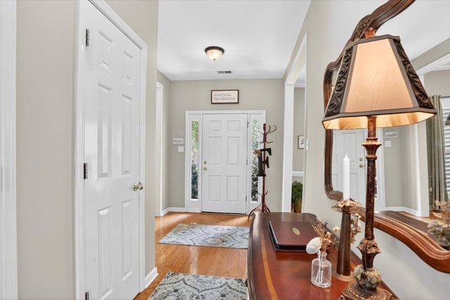 3830 BREEZY SHORES CV, Lakeland, TN 38002
