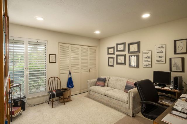 1049 W Sierra Avenue, Fresno, CA 93711