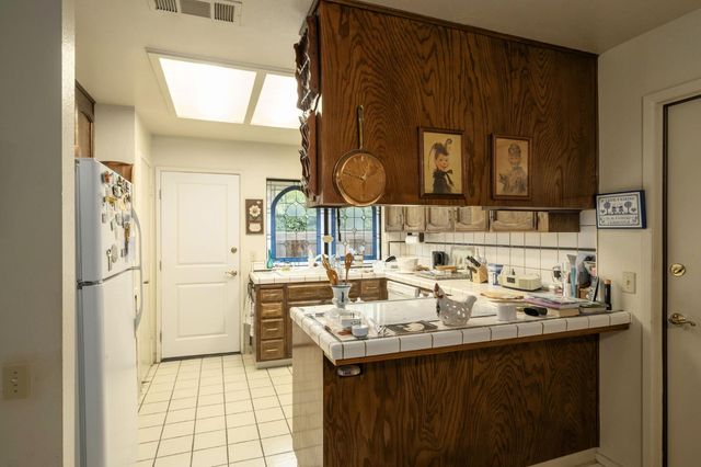 1049 W Sierra Avenue, Fresno, CA 93711