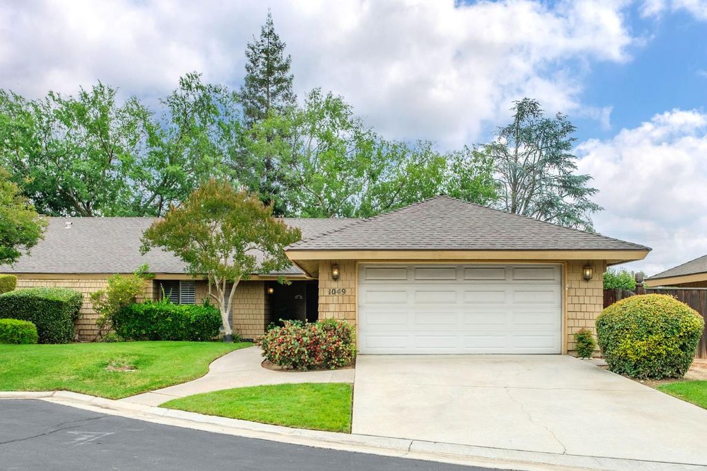 1049 W Sierra Avenue, Fresno, CA 93711