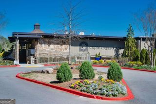141 Amherst Place NW, Atlanta, GA 30327