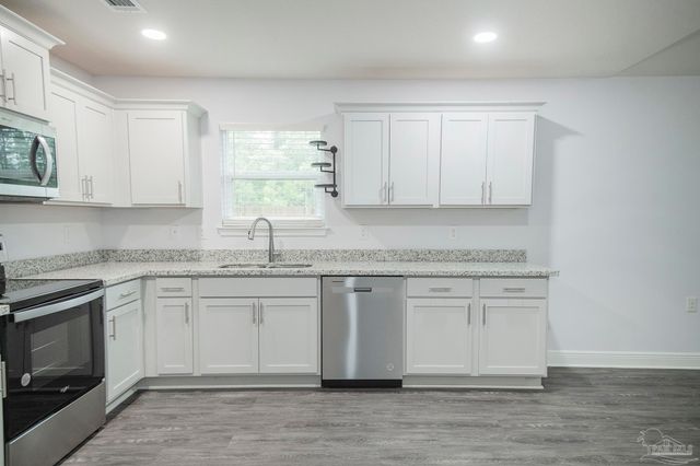 3304 Bonfire Dr, Milton, FL 32583