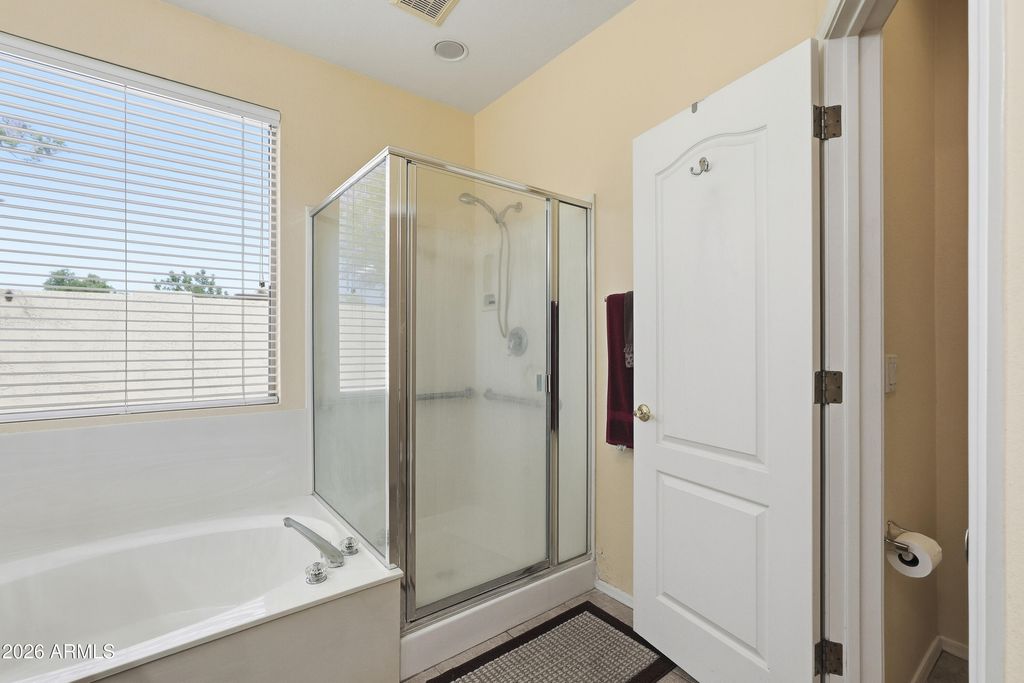 Image 28 of property listing at 420 N ROGER Way, Chandler, AZ 85225