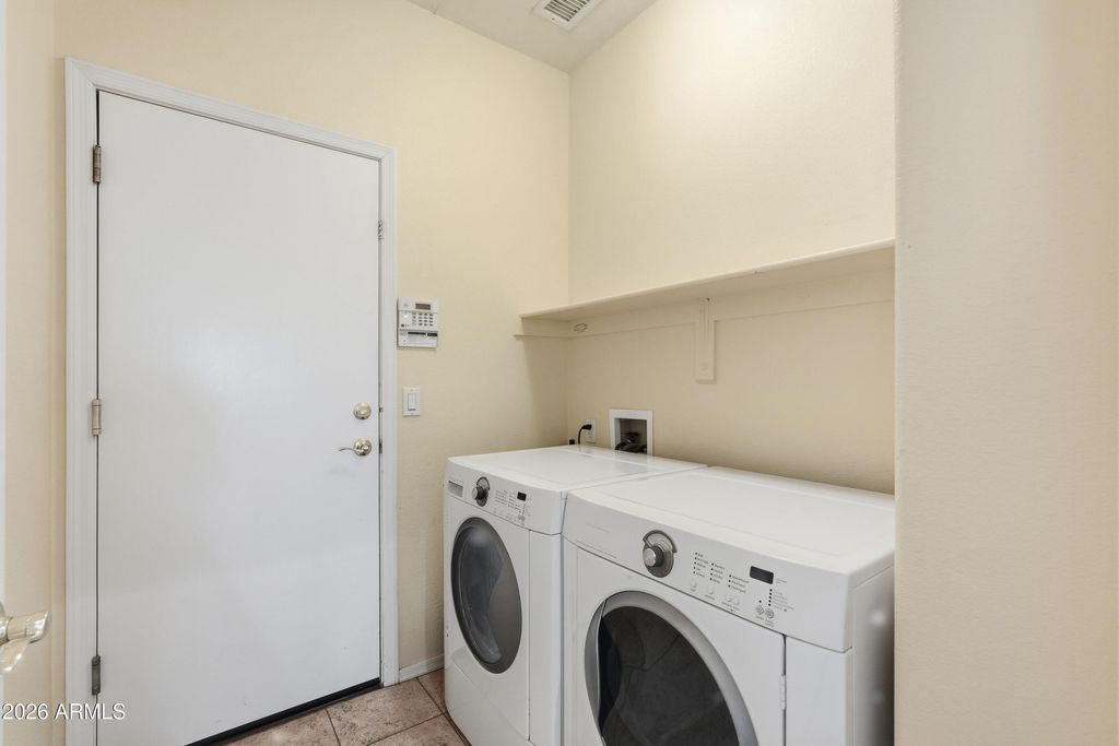 Image 35 of property listing at 420 N ROGER Way, Chandler, AZ 85225
