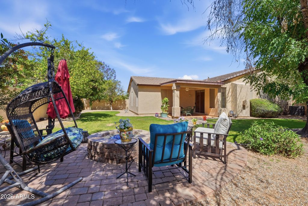 Image 40 of property listing at 420 N ROGER Way, Chandler, AZ 85225