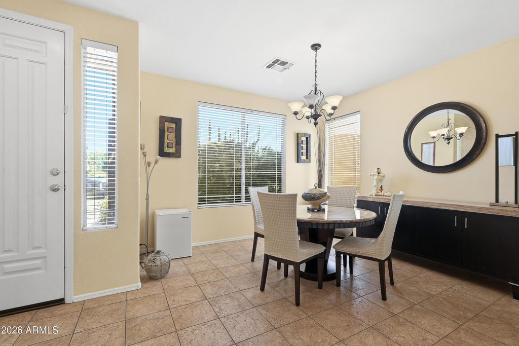 Image 6 of property listing at 420 N ROGER Way, Chandler, AZ 85225