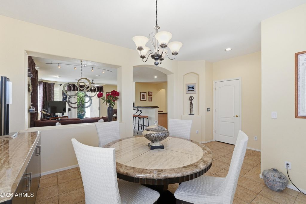 Image 8 of property listing at 420 N ROGER Way, Chandler, AZ 85225