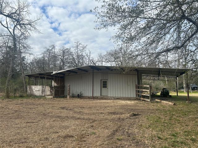 2879 Oak Forest Lane, Madisonville, TX 77864