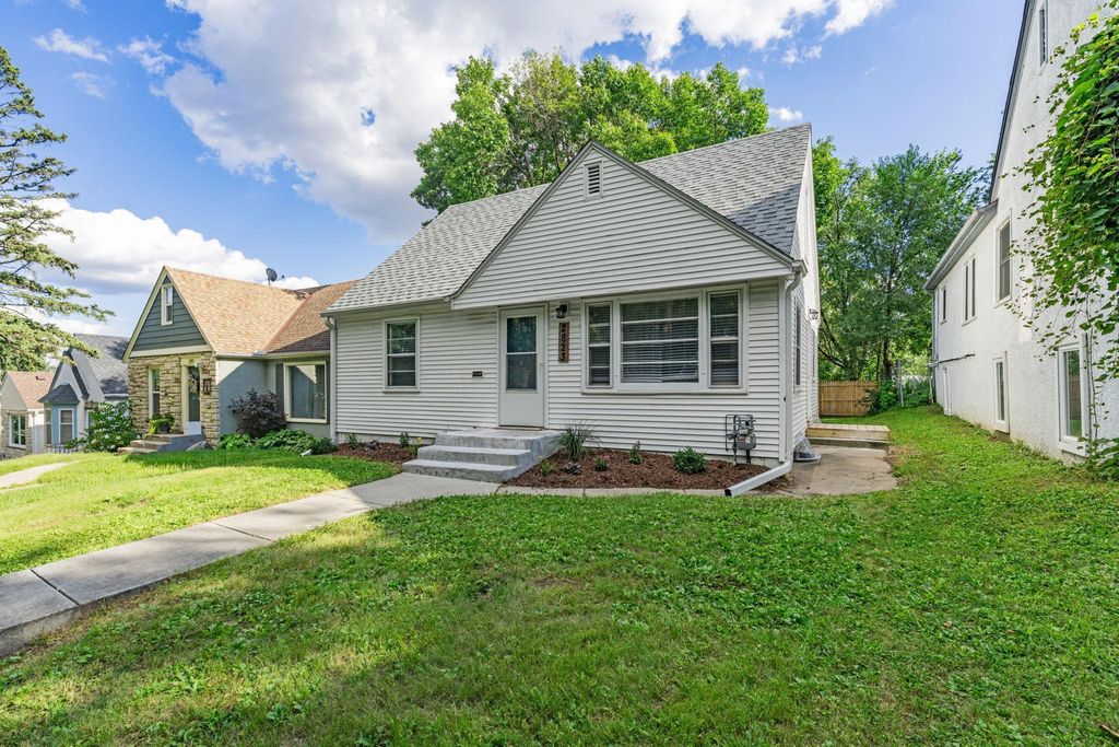 2823 18th Avenue N, Minneapolis, MN 55411