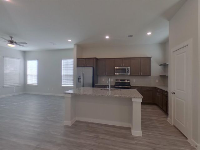9835 Willow Creek Commerce Drive 110, Tomball, TX 77375