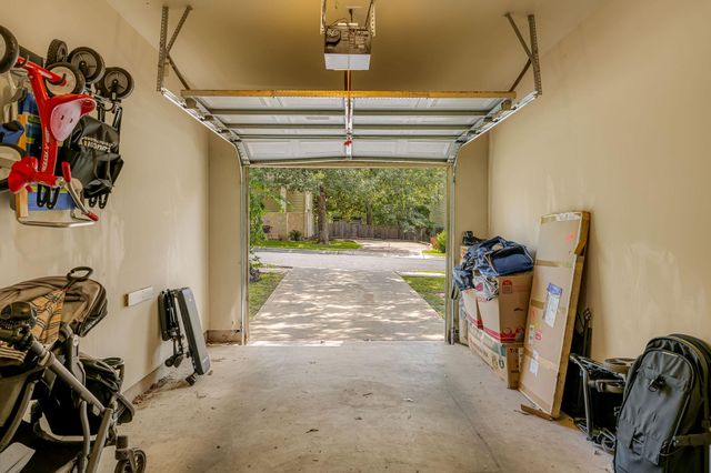 1821 Village Oak CT, Austin, TX 78704