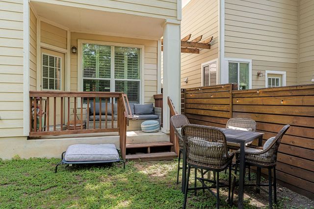 1821 Village Oak CT, Austin, TX 78704