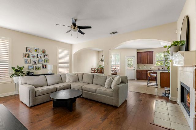 1821 Village Oak CT, Austin, TX 78704