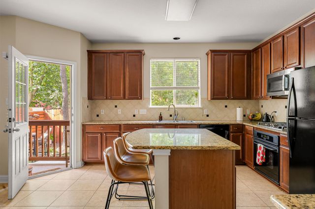 1821 Village Oak CT, Austin, TX 78704