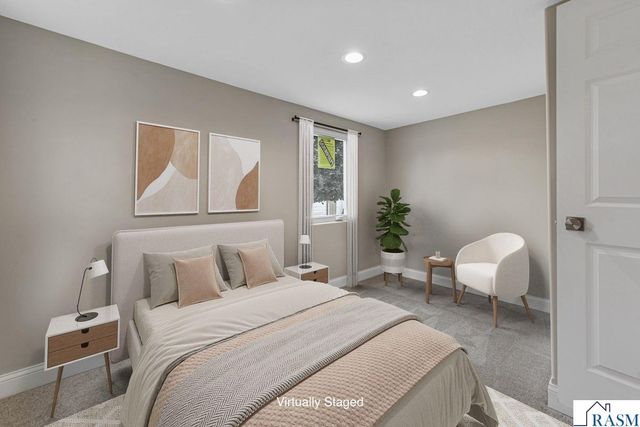 515 SW Benzel Avenue, Madelia, MN 56062