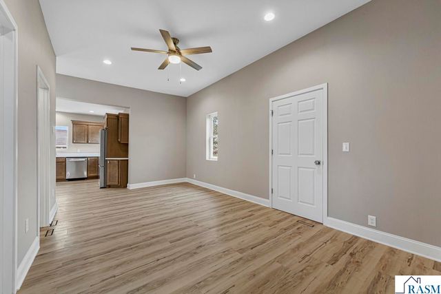 515 SW Benzel Avenue, Madelia, MN 56062