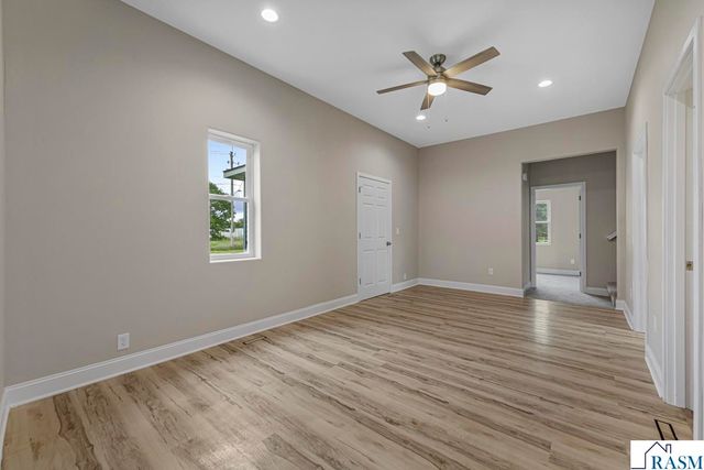 515 SW Benzel Avenue, Madelia, MN 56062