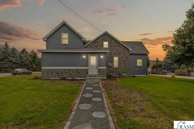 515 SW Benzel Avenue, Madelia, MN 56062