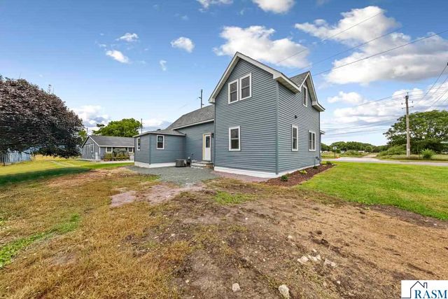 515 SW Benzel Avenue, Madelia, MN 56062