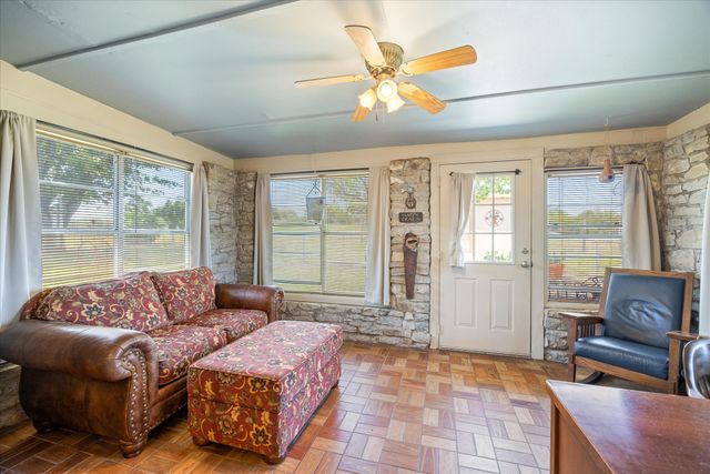 17305 N US Highway 281, Hico, TX 76457