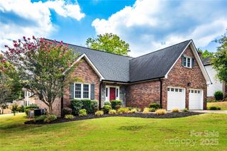 732 Deerfield Drive, Mount Holly, NC 28021