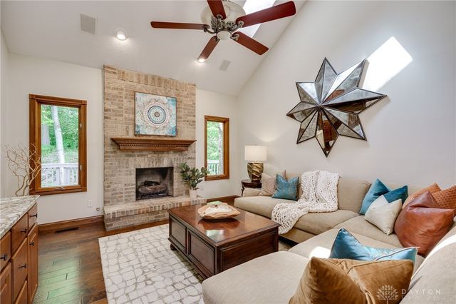 527 Viking Landing Court, Beavercreek, OH 45434