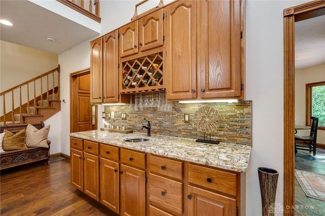 527 Viking Landing Court, Beavercreek, OH 45434