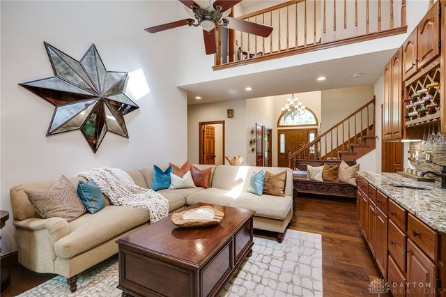 527 Viking Landing Court, Beavercreek, OH 45434