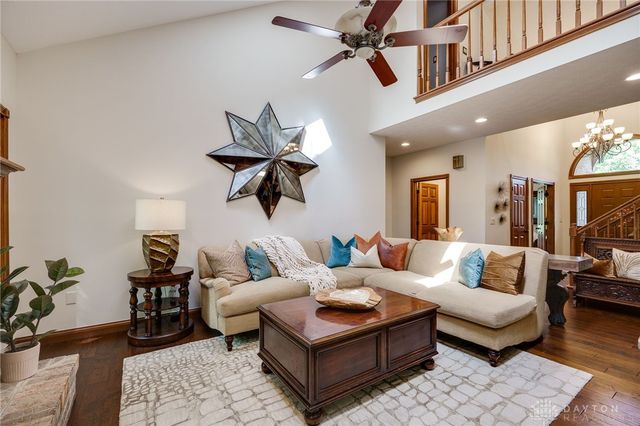 527 Viking Landing Court, Beavercreek, OH 45434