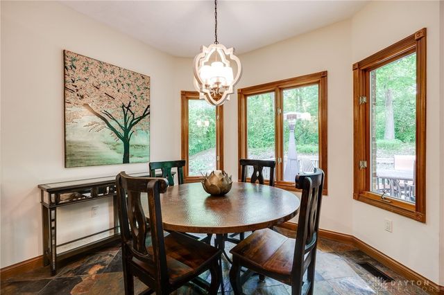 527 Viking Landing Court, Beavercreek, OH 45434