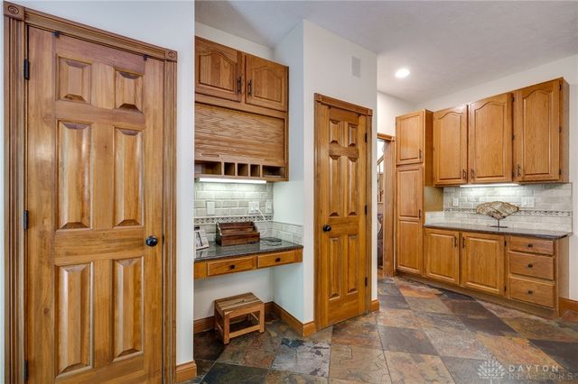 527 Viking Landing Court, Beavercreek, OH 45434