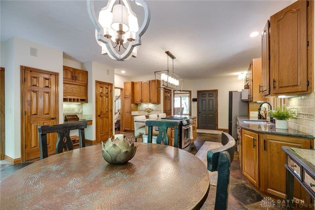 527 Viking Landing Court, Beavercreek, OH 45434