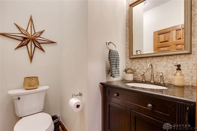 527 Viking Landing Court, Beavercreek, OH 45434