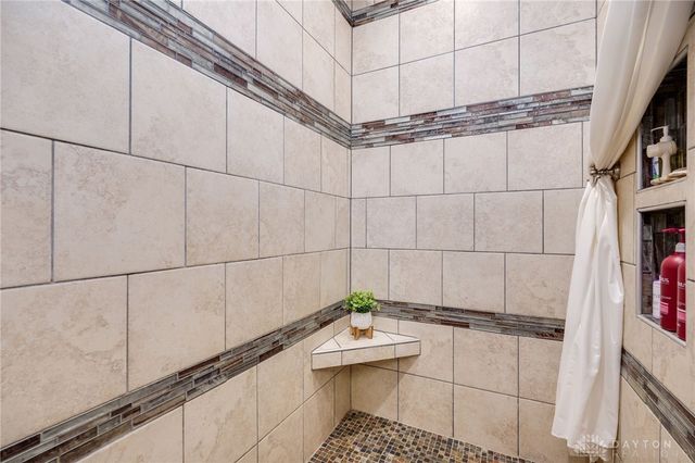 527 Viking Landing Court, Beavercreek, OH 45434