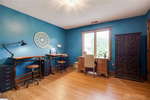 527 Viking Landing Court, Beavercreek, OH 45434