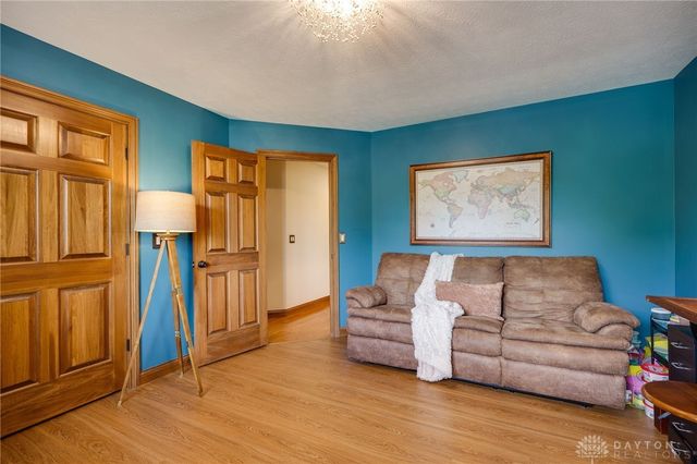 527 Viking Landing Court, Beavercreek, OH 45434