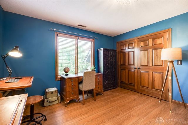 527 Viking Landing Court, Beavercreek, OH 45434