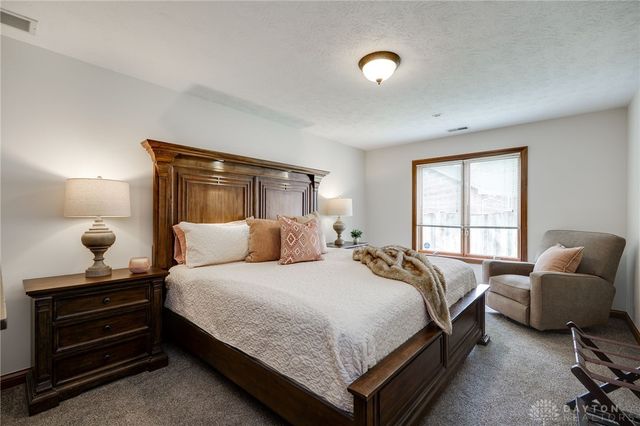 527 Viking Landing Court, Beavercreek, OH 45434