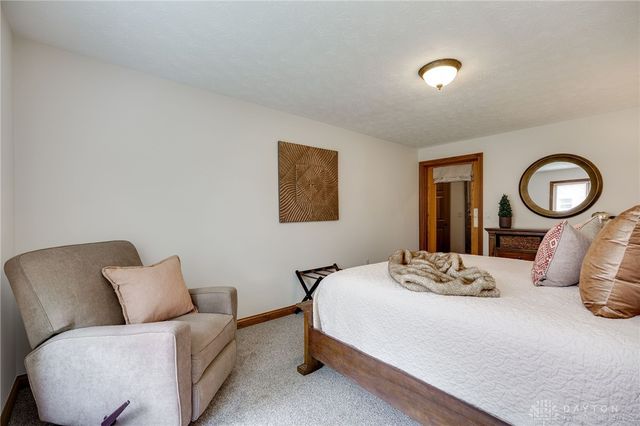 527 Viking Landing Court, Beavercreek, OH 45434
