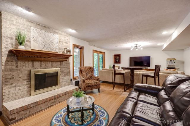 527 Viking Landing Court, Beavercreek, OH 45434