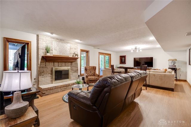 527 Viking Landing Court, Beavercreek, OH 45434