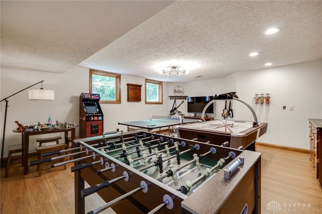 527 Viking Landing Court, Beavercreek, OH 45434