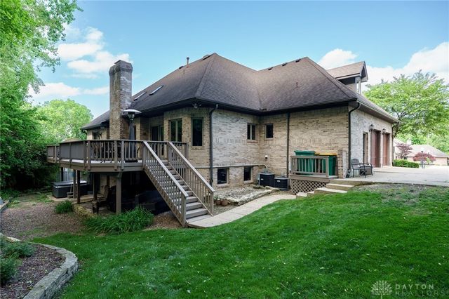 527 Viking Landing Court, Beavercreek, OH 45434