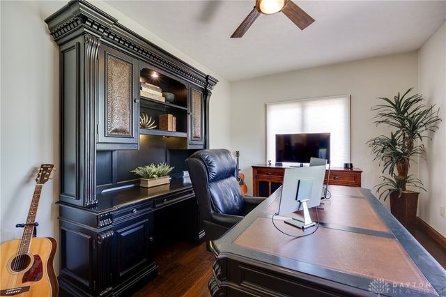 527 Viking Landing Court, Beavercreek, OH 45434