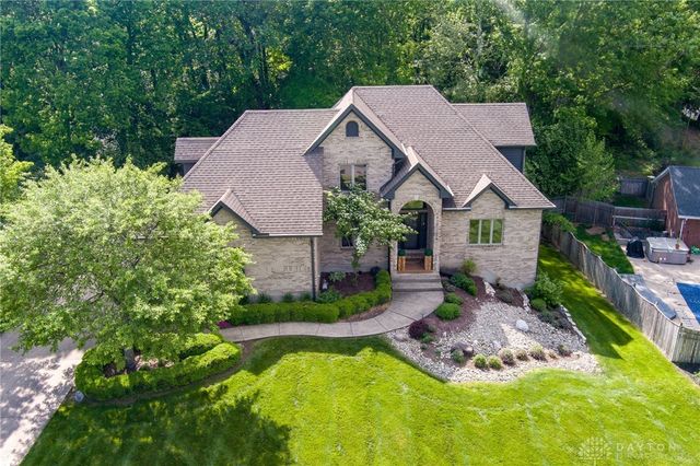 527 Viking Landing Court, Beavercreek, OH 45434