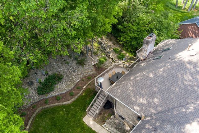 527 Viking Landing Court, Beavercreek, OH 45434