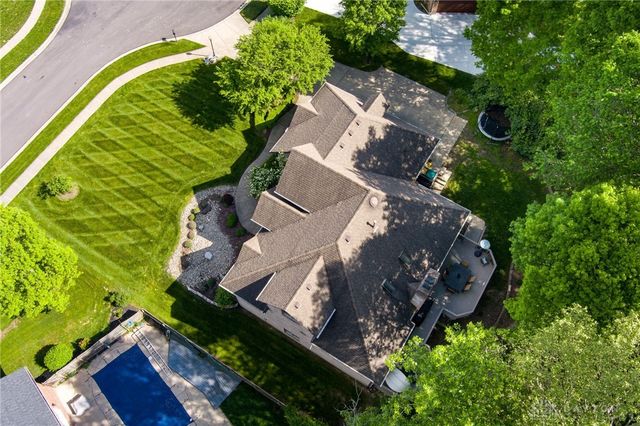 527 Viking Landing Court, Beavercreek, OH 45434